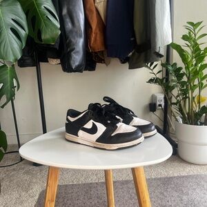Nike Dunk Low black and white trainers (Panda). Size 2.5y